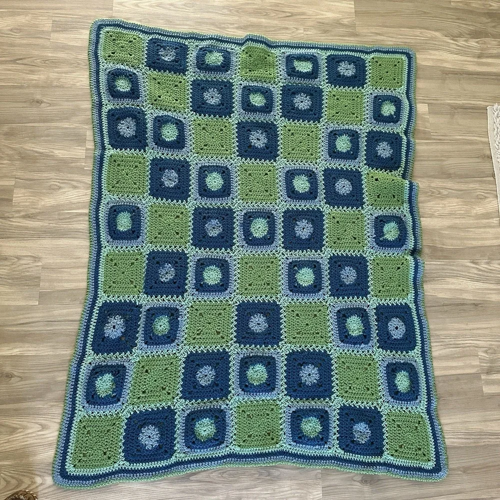 Vintage Granny Square Crochet 3D Rose Afghan 58 x 44 Green Blue Throw‎ Cottage
